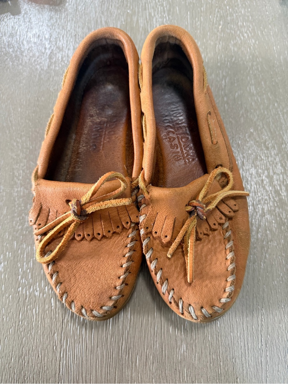 Minnetonka Women's Tan Moccasin Slippers